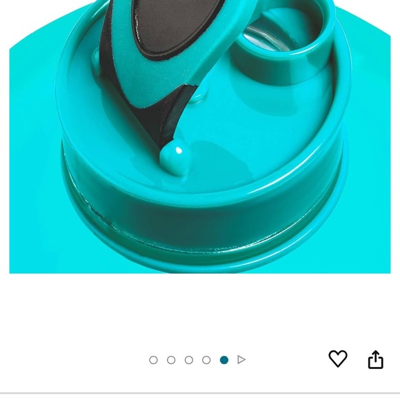 HydroMATE Water Bottle with Times to Drink BPA Free Leak Proof Handle 64 oz - Picture 5 of 6